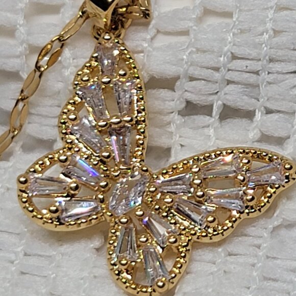 Floating Butterfly Zircon Pendant Necklace Gold Tone Open Link Chain 18 Inch New - Picture 6 of 14